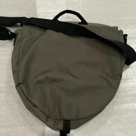 ❤️Clearance❤️Fisher Price Active Gear Crossbody Shoulder  Bag - Picture 4 of 4